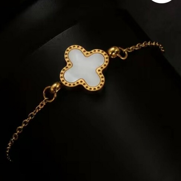 18K Gold Plated, Black / White,Four-leaf Clover Bracelet. - Picture 2 of 5